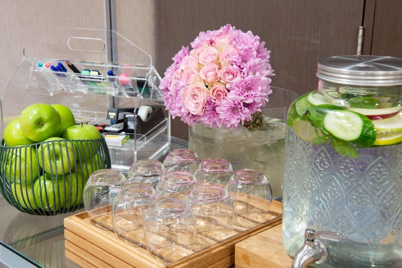 Radisson Blu Hotel, Jeddah Corniche Zewnętrze zdjęcie Infused water