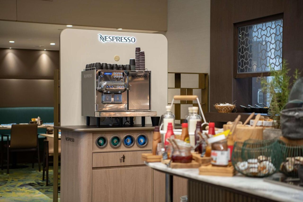 Radisson Blu Hotel, Jeddah Corniche Zewnętrze zdjęcie A Nespresso machine