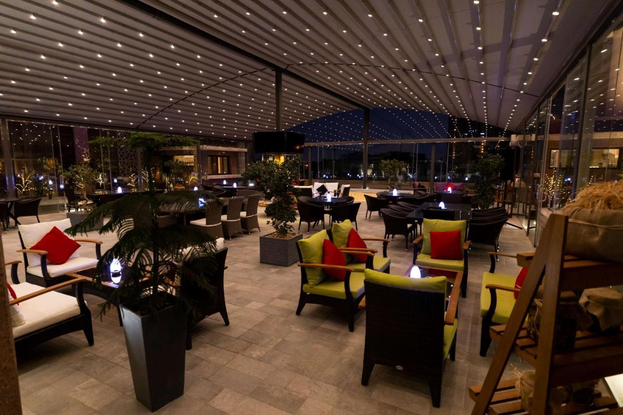 Radisson Blu Hotel, Jeddah Corniche Zewnętrze zdjęcie The lobby
